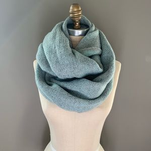 Chunky Tahari Knit Scarf